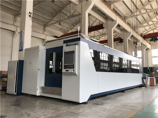 Prezzo 1000 W macchina di taglio laser in fibra di metallo tubo tubo CNC in acciaio inox